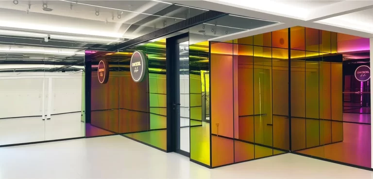 gambar utama - color mirror