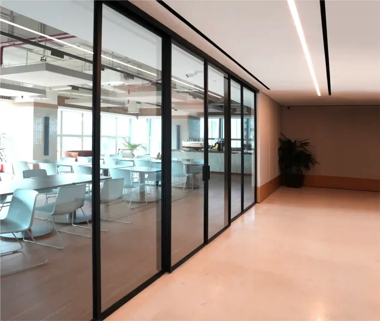 slim sliding saratoga